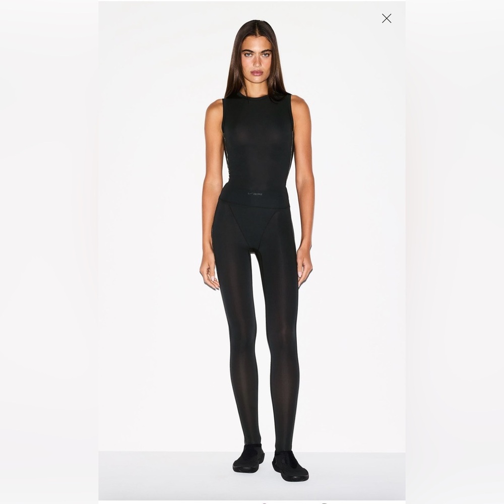 Crew Neck, Sleeveless, Side Panels With Reflective Trim Details, Reflective Logo